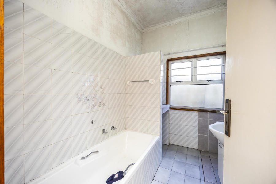 6 Bedroom Property for Sale in Quigney Eastern Cape
